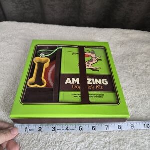 Chronicle Books Amazing Dog Trick Kit - Green and Yellow